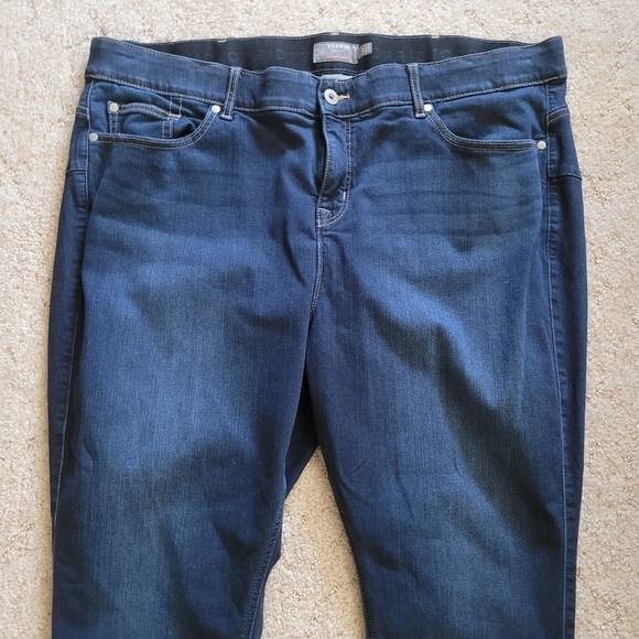 Torrid Bombshell Skinny Dark Wash Jeans - Picture 4 of 5
